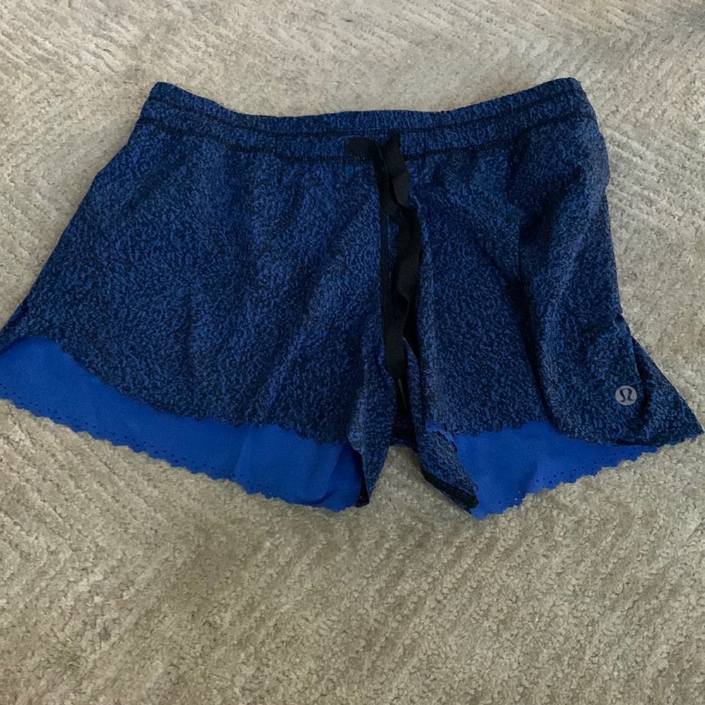 Lululemon shorts nice style size 4